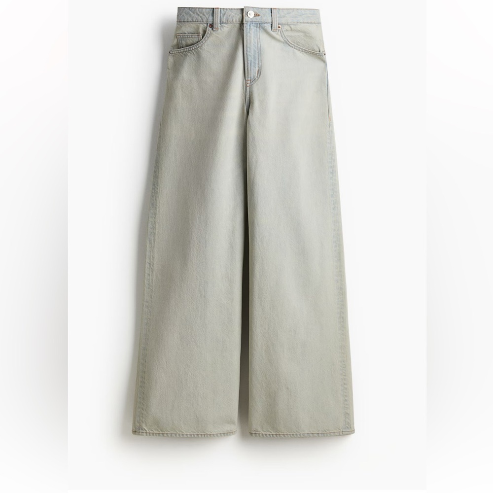 H&M Women's Light wash Flare Jeans